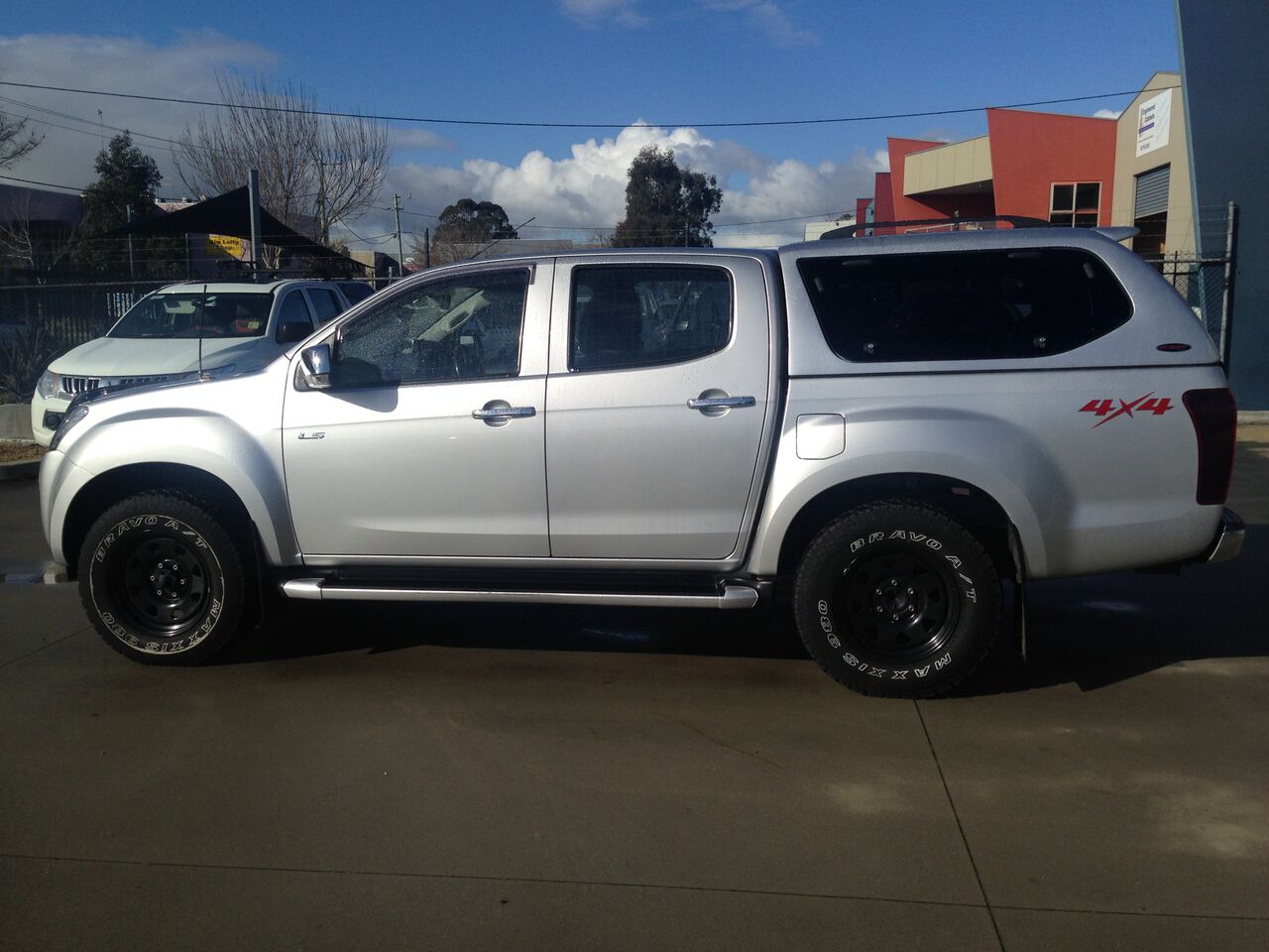 ISUZU DMax canopy